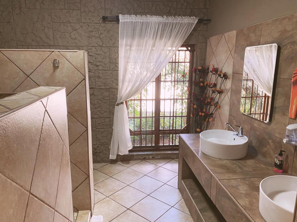 The Wilds Lodge Kuruman Exterior photo